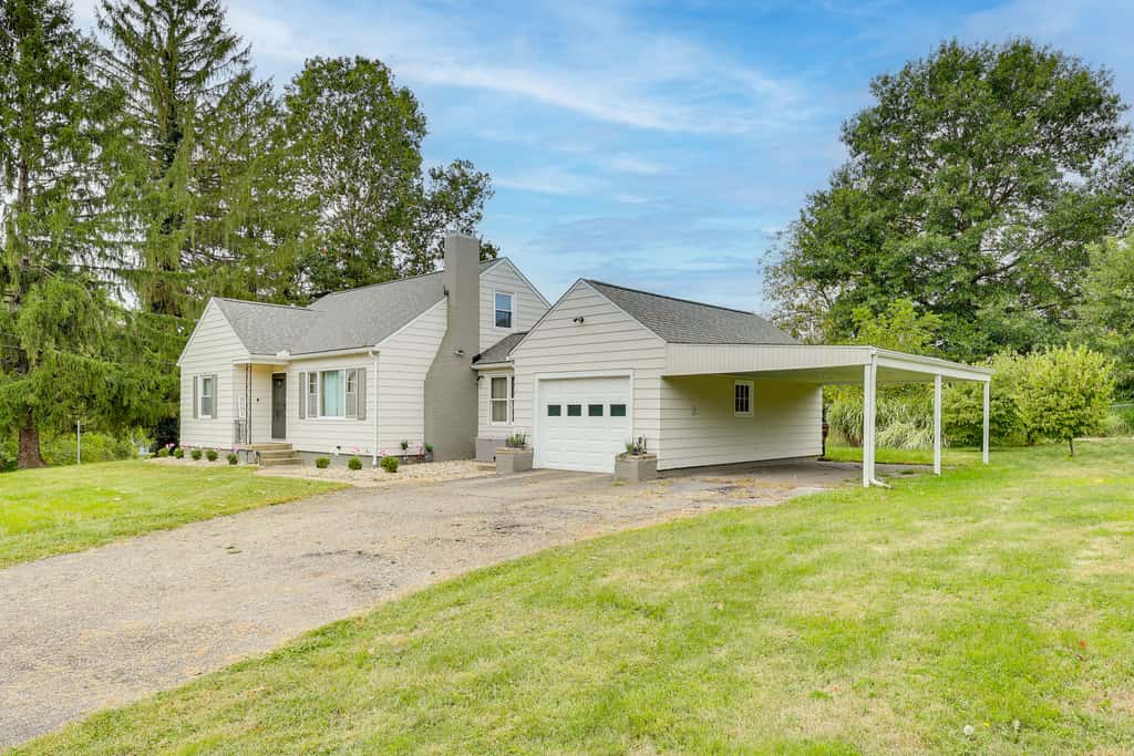 4 Mi to Main Street! Family Getaway in Zanesville