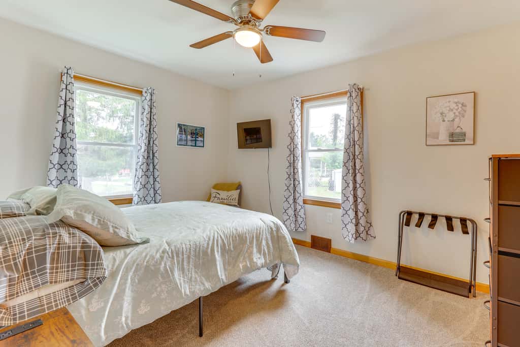 4 Mi to Main Street! Family Getaway in Zanesville