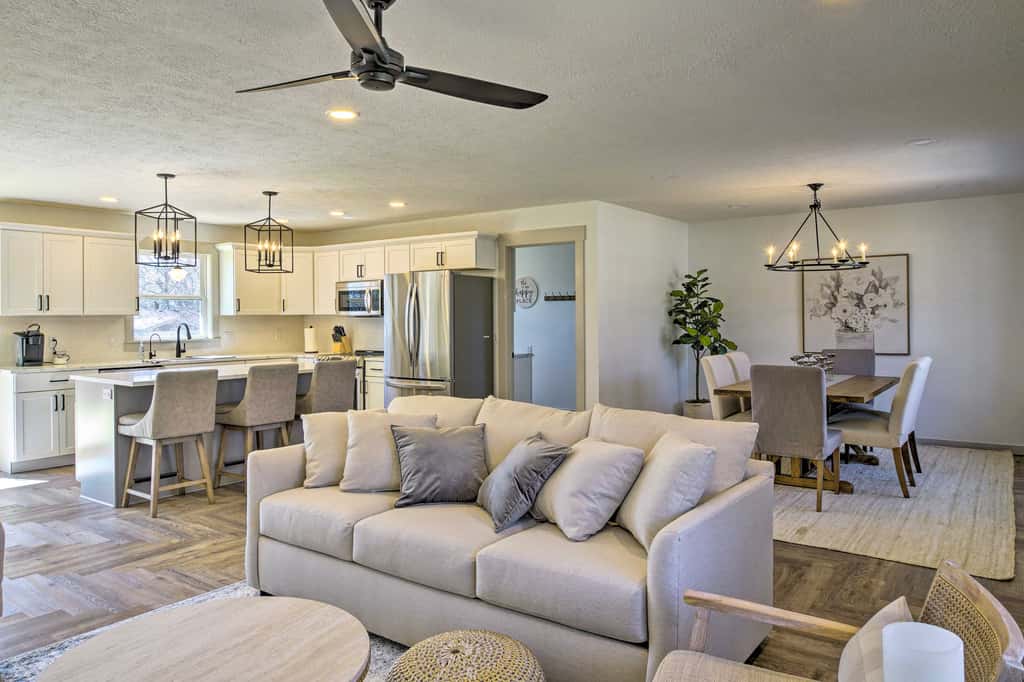 Retreat w/ Deck ~ 9 Mi to Downtown Springfield