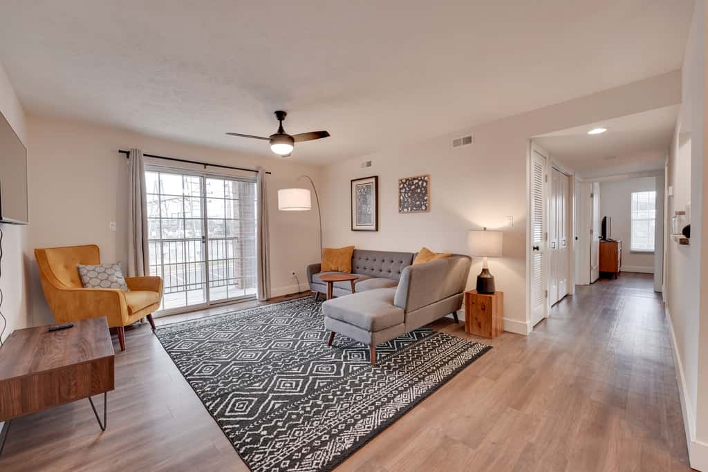 7 Mi to Dtwn Springfield: Cozy Condo w/ Balcony