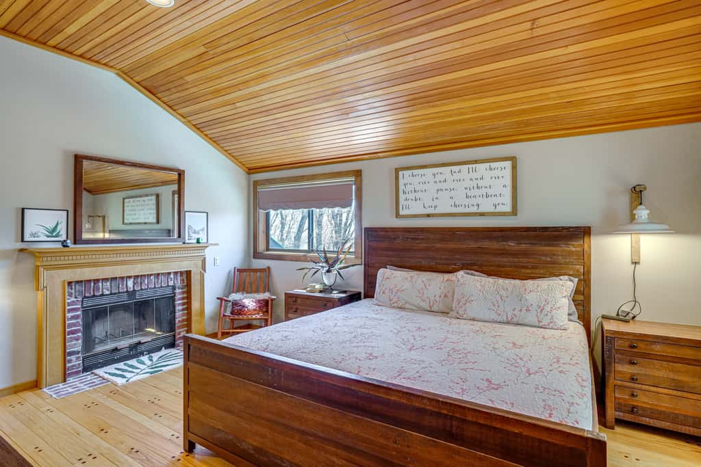 Deck & Game Room: Family Wilmington Retreat
