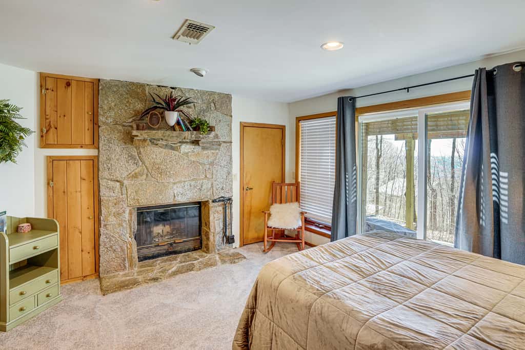 Deck & Game Room: Family Wilmington Retreat