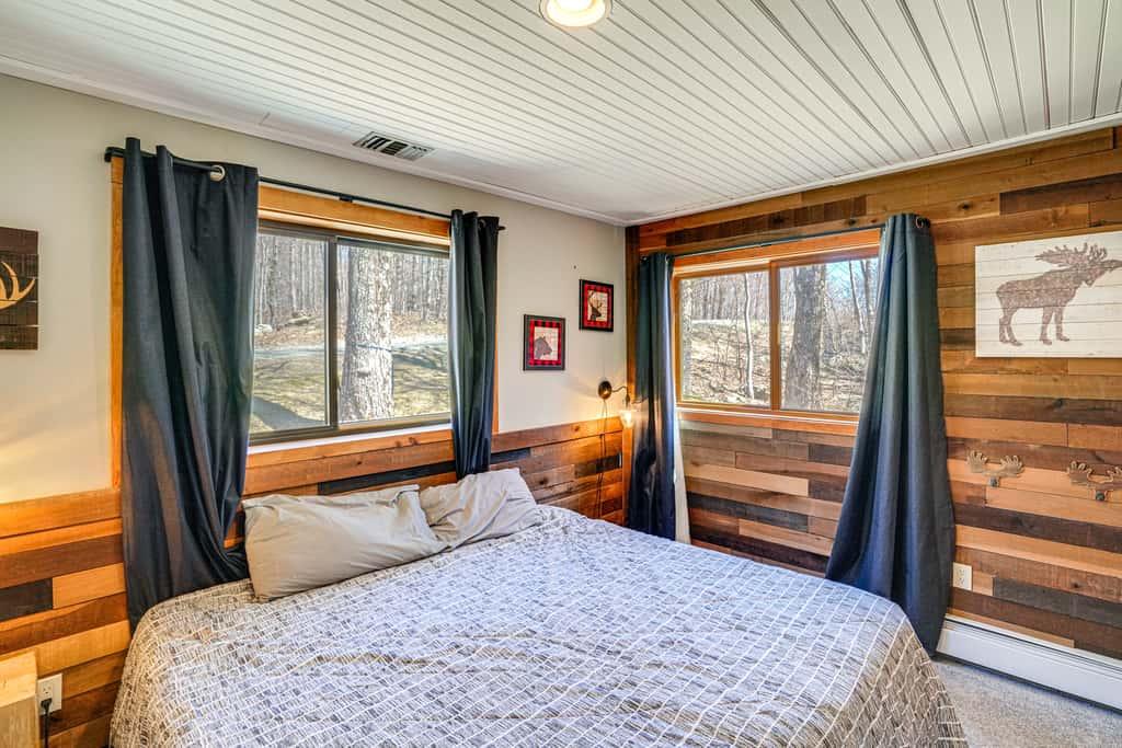 Deck & Game Room: Family Wilmington Retreat