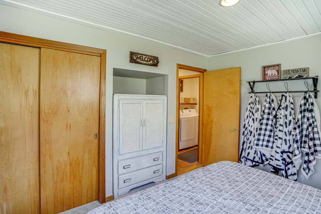 Deck & Game Room: Family Wilmington Retreat