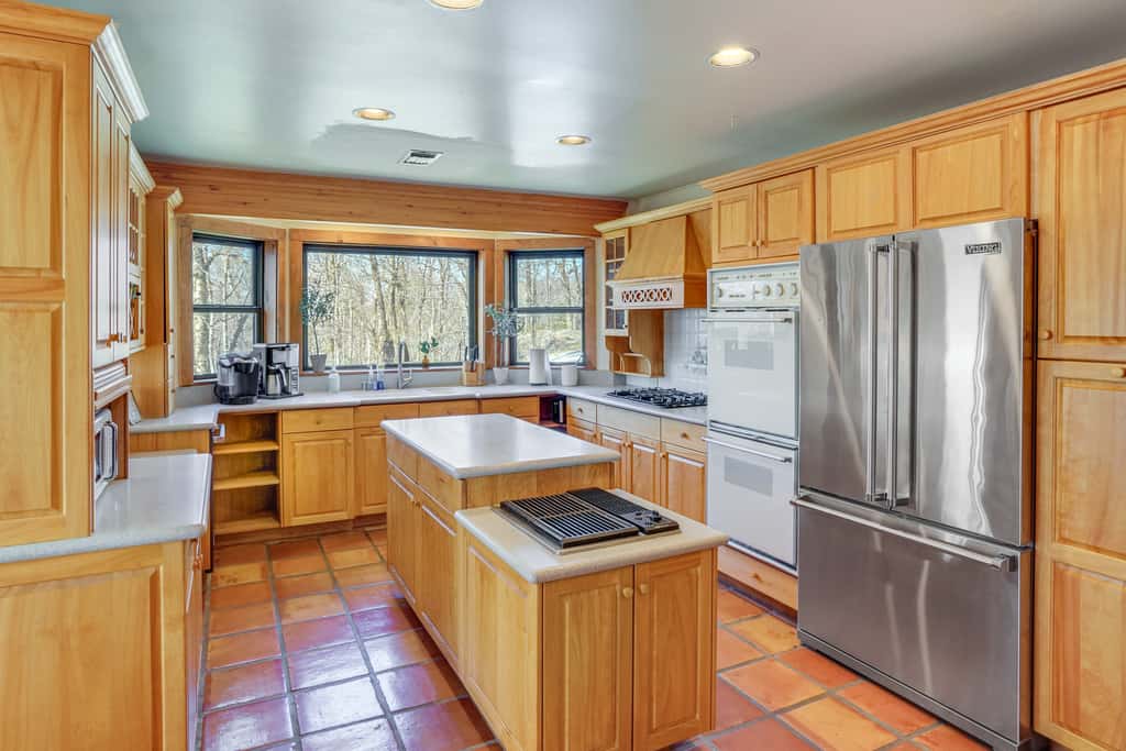 Deck & Game Room: Family Wilmington Retreat