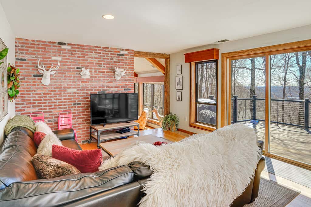 Deck & Game Room: Family Wilmington Retreat
