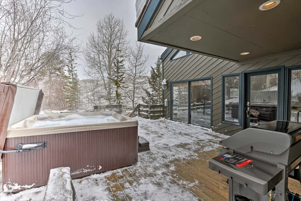 Avon Duplex w/ Hot Tub: Near Vail Hiking & Golf!