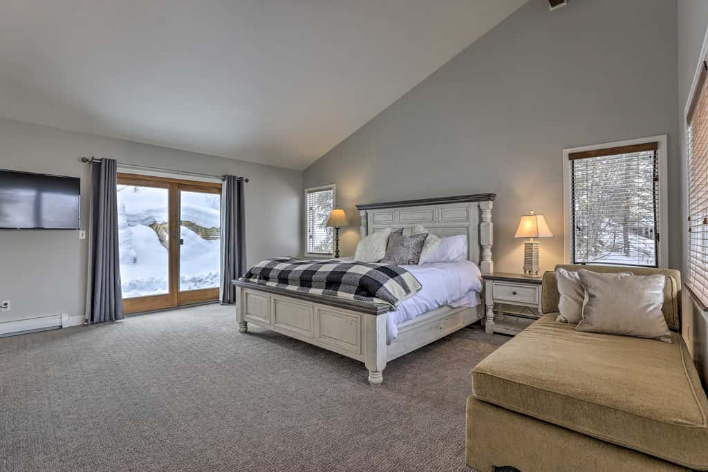Avon Duplex w/ Hot Tub: Near Vail Hiking & Golf!