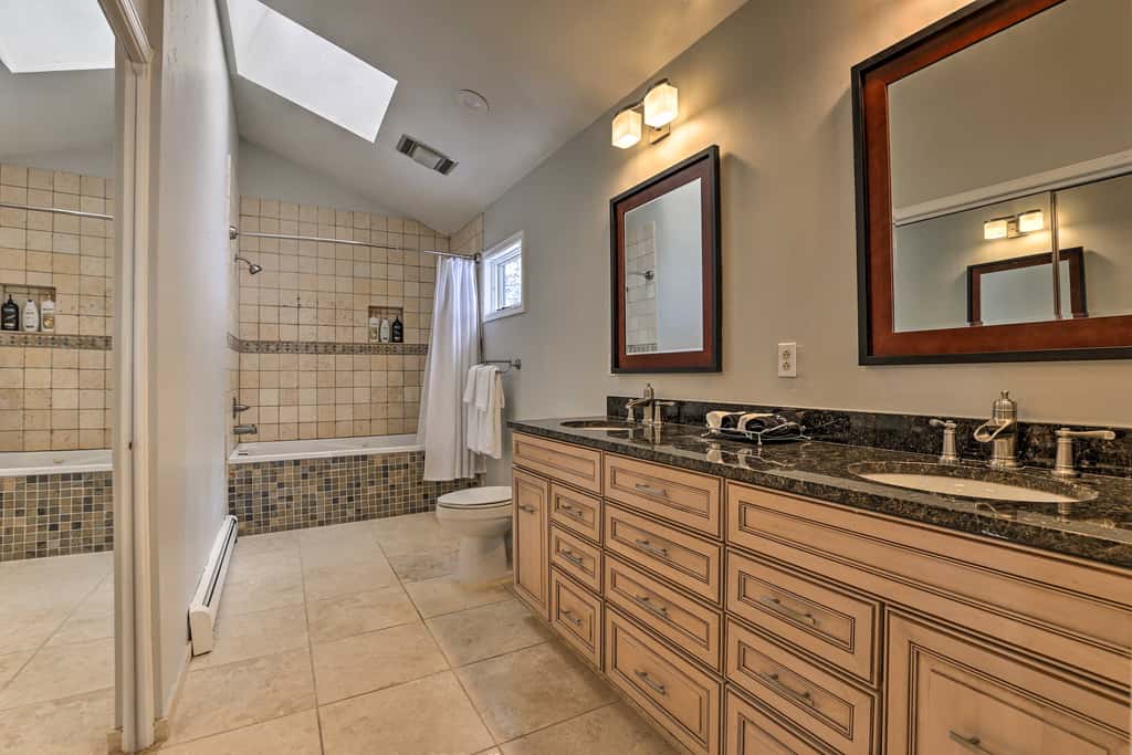 Avon Duplex w/ Hot Tub: Near Vail Hiking & Golf!