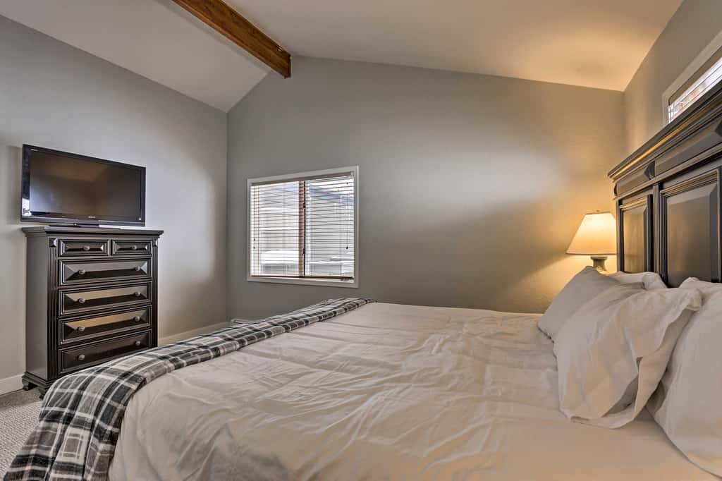 Avon Duplex w/ Hot Tub: Near Vail Hiking & Golf!