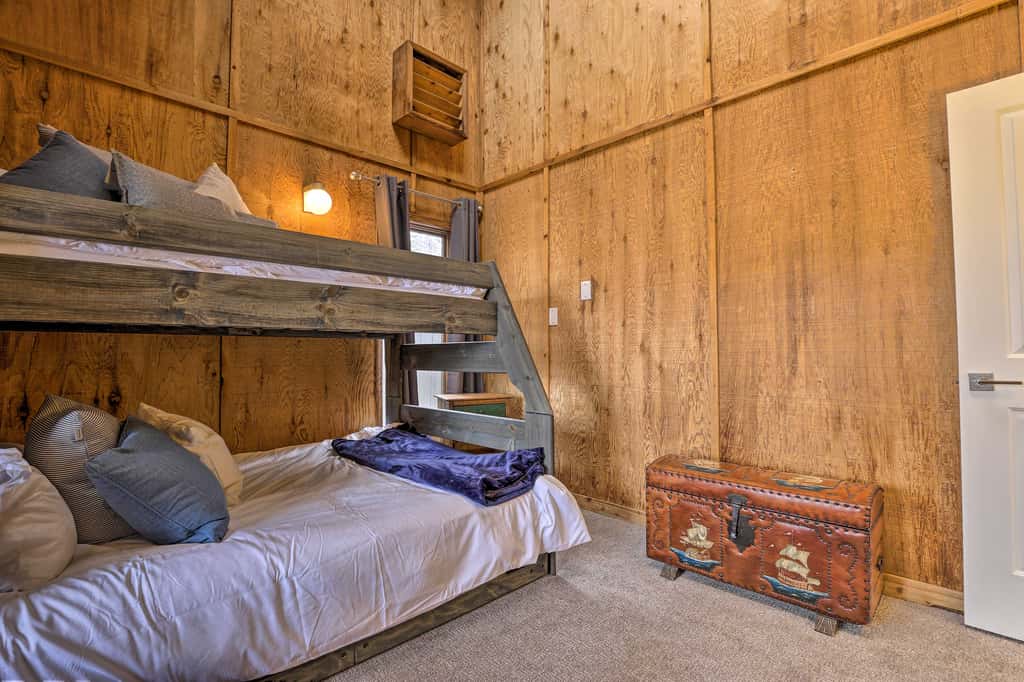 Avon Duplex w/ Hot Tub: Near Vail Hiking & Golf!