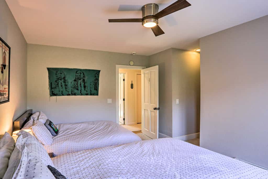 Roomy Avon Family Chalet w/ Hot Tub in EagleVail!