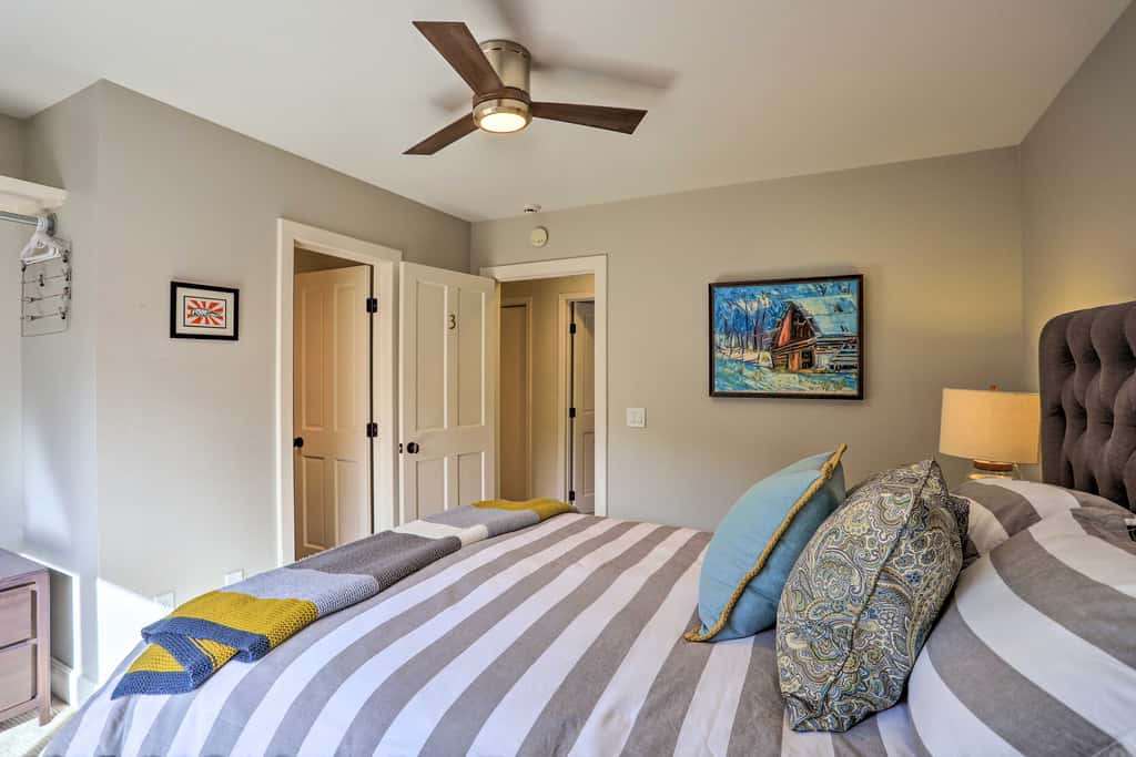 Roomy Avon Family Chalet w/ Hot Tub in EagleVail!
