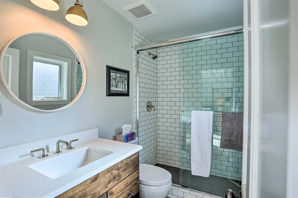 Roomy Avon Family Chalet w/ Hot Tub in EagleVail!