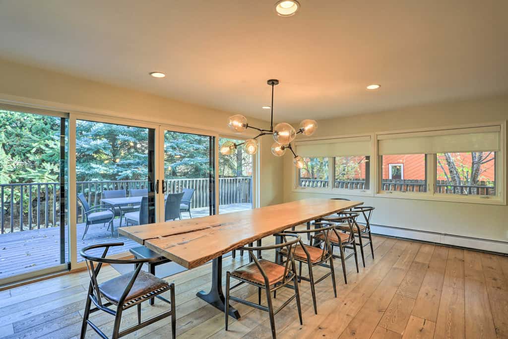 Roomy Avon Family Chalet w/ Hot Tub in EagleVail!
