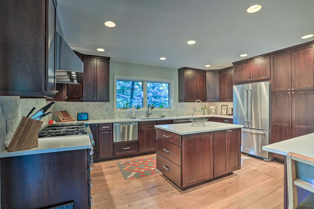 Roomy Avon Family Chalet w/ Hot Tub in EagleVail!