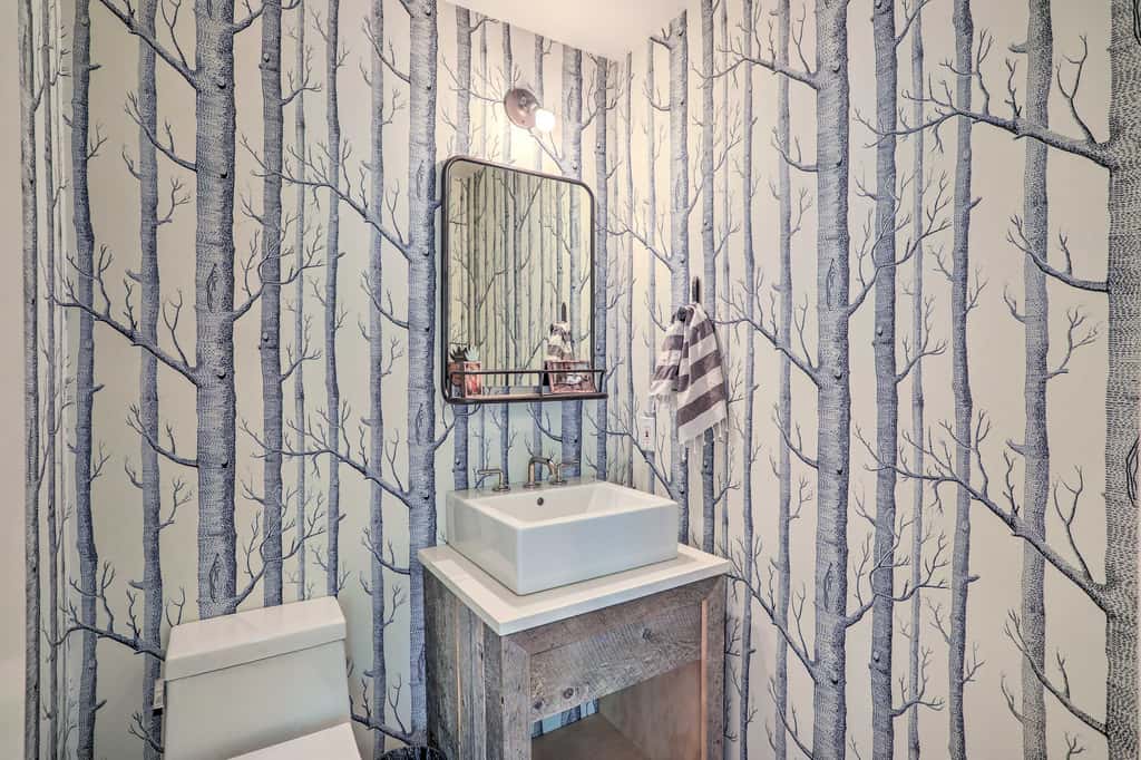 Roomy Avon Family Chalet w/ Hot Tub in EagleVail!