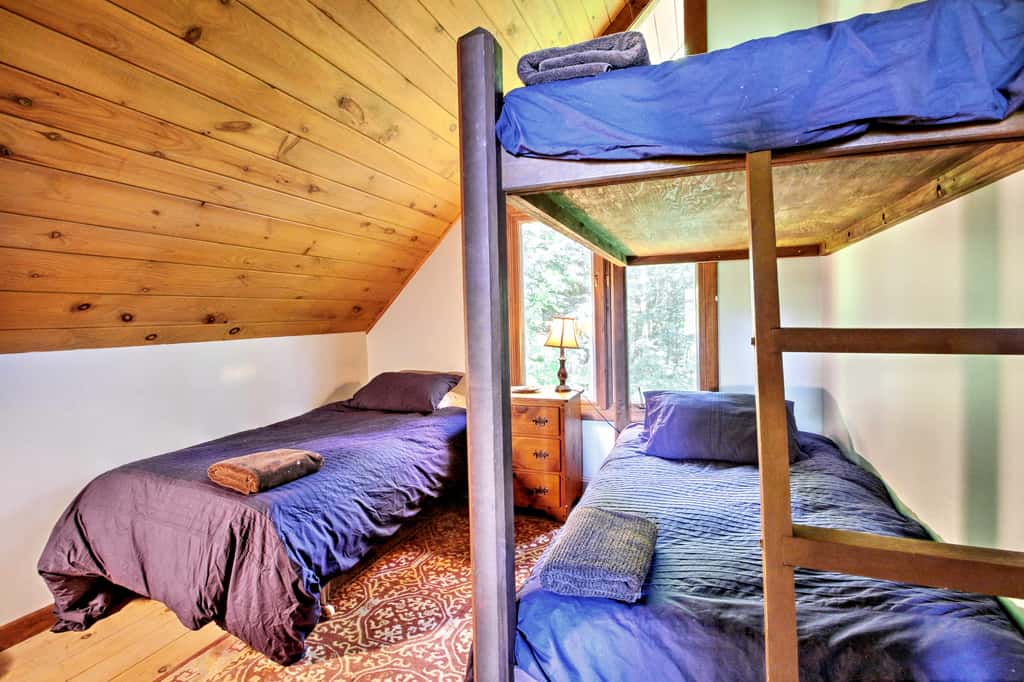East Burke House w/ Deck < 3 Mi to Kingdom Trails!