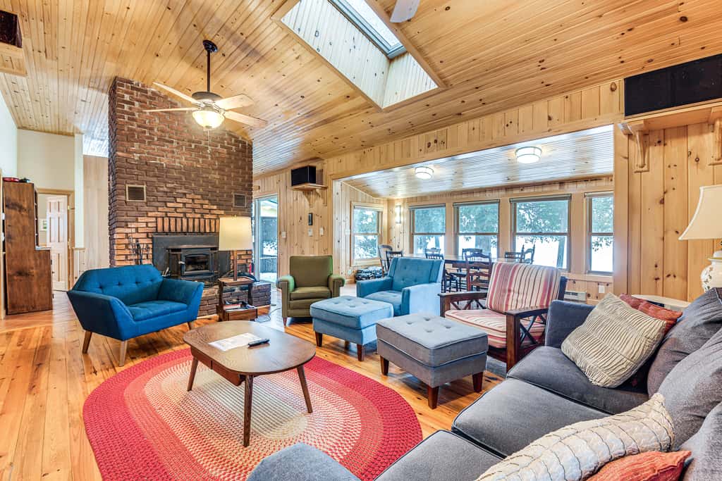Waterfront North Hero Home w/ Screened Porch