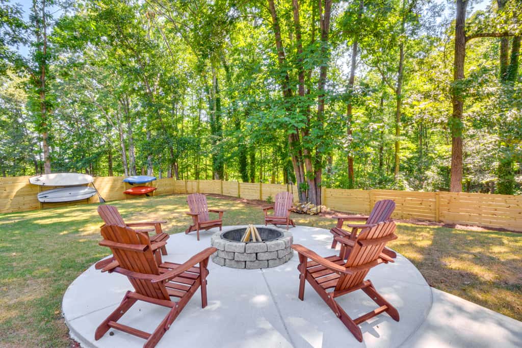 Anderson Retreat: Private Hot Tub & Kayaks!