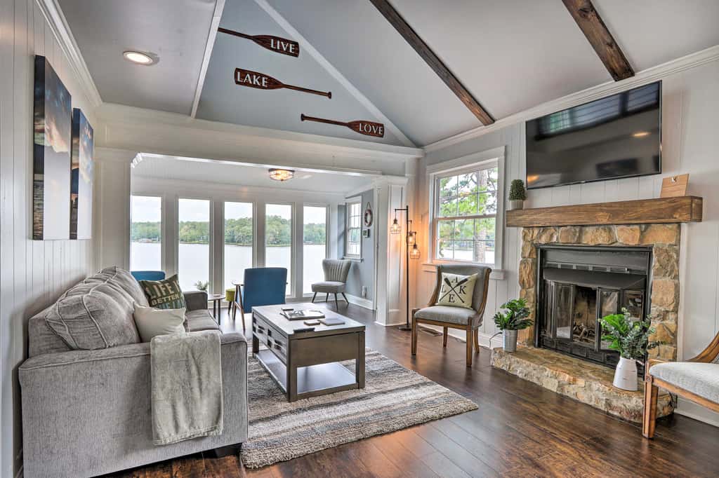Waterfront Gem on Lake Sinclair with Boat Dock!