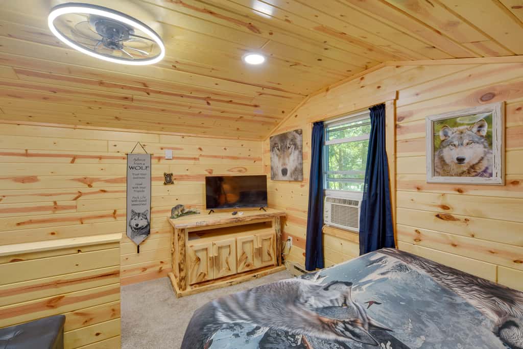 Pet Friendly  w/ Private Dock - Steps to Rice Lake