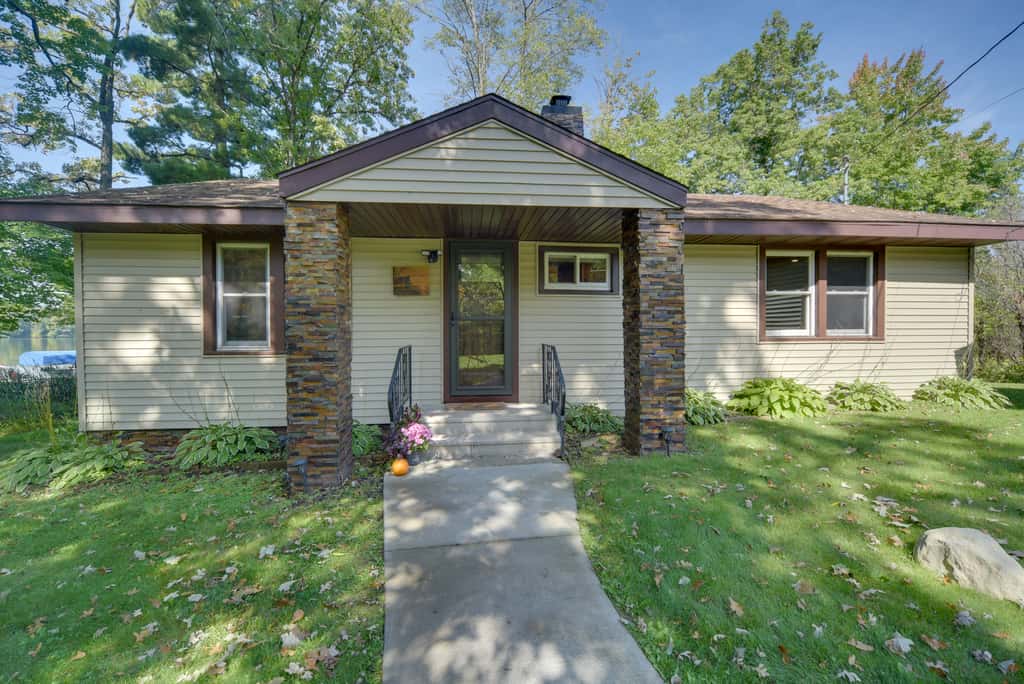 Pet Friendly  w/ Private Dock - Steps to Rice Lake
