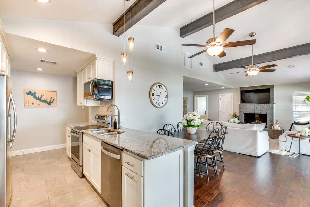 Yard, Deck & Fire Pit: Cedar Creek Reservoir Gem
