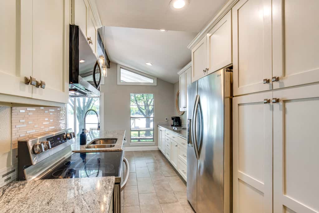 Yard, Deck & Fire Pit: Cedar Creek Reservoir Gem