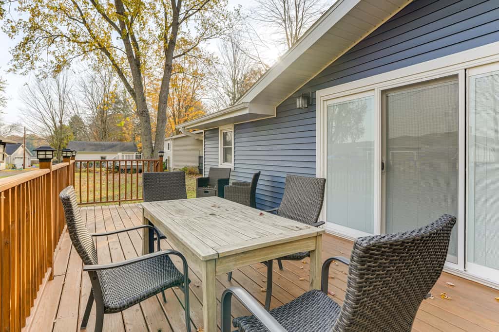 Fall Lake View: Wine & Fire Pit Near South Haven