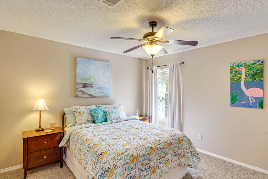'Sea La Vie' Coastal Getaway Steps from the Beach