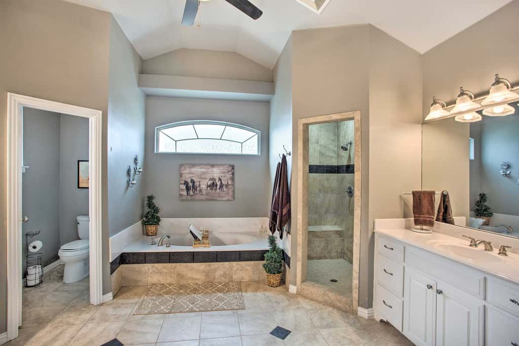 Poolside Fun! Private Lakefront Little Elm Escape