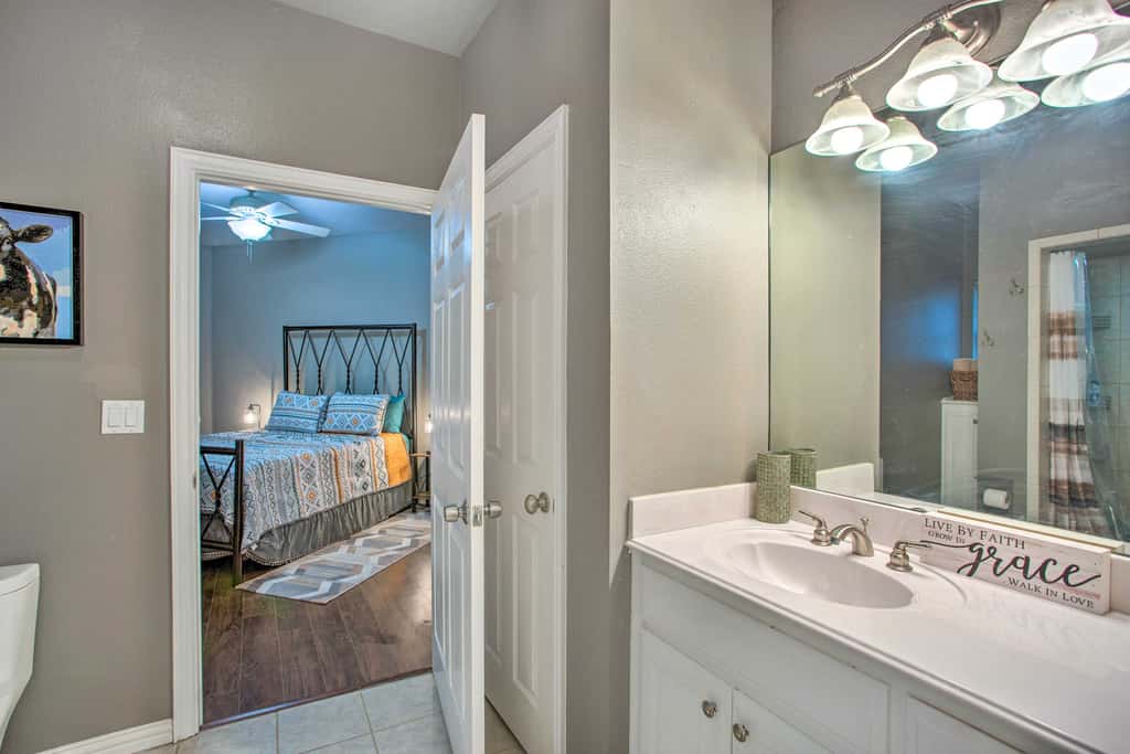 Poolside Fun! Private Lakefront Little Elm Escape