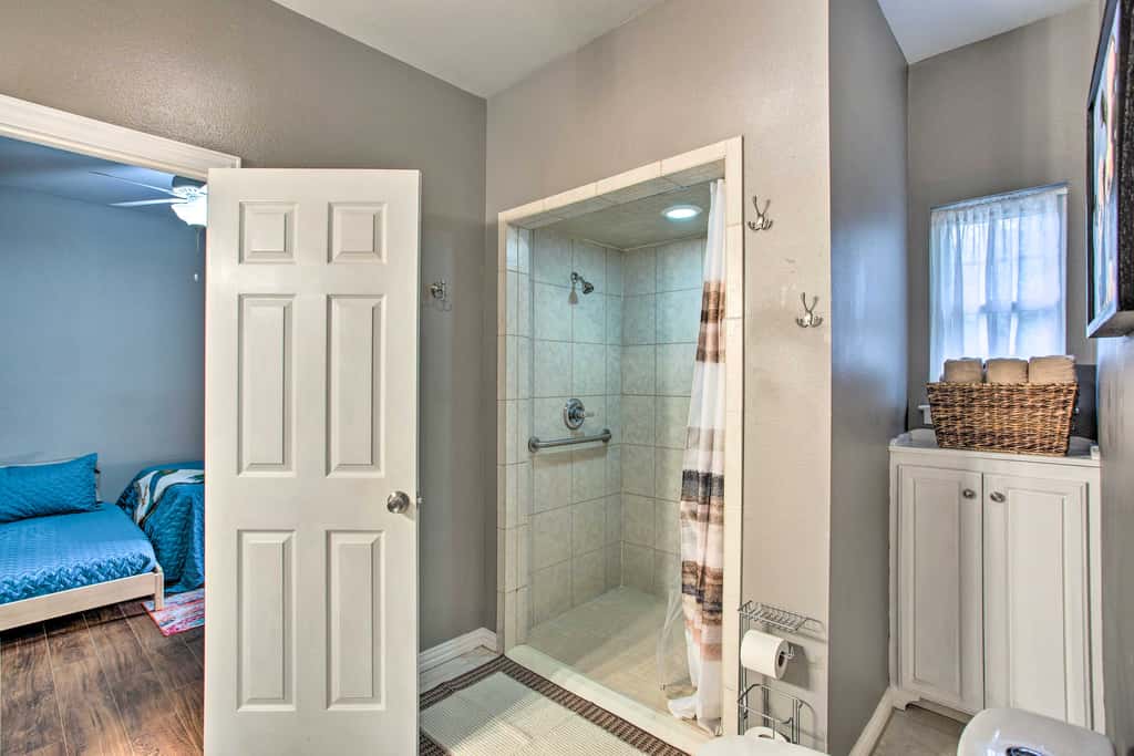 Poolside Fun! Private Lakefront Little Elm Escape