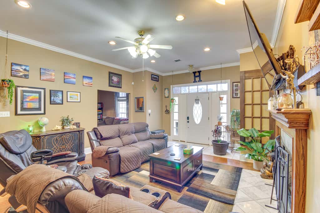 Explore Gulf Coast & Beyond! Home w/ Yard & Games