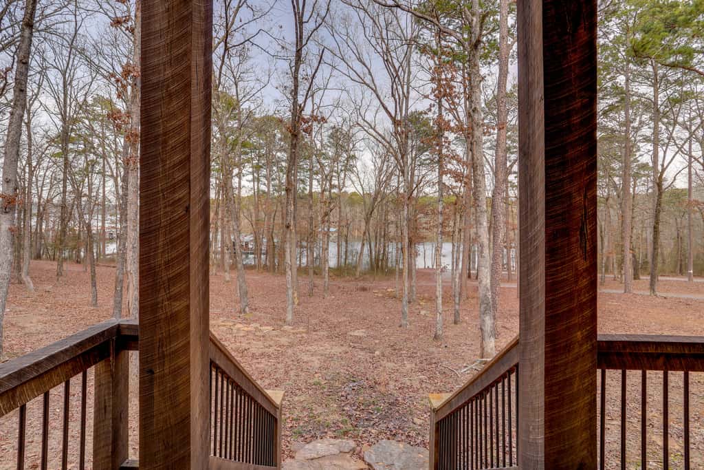 Greers Ferry Lake Access & Deck: Group Getaway!