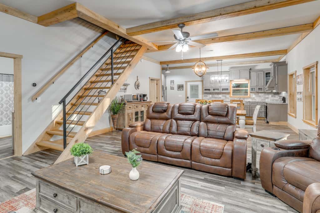 Greers Ferry Lake Access & Deck: Group Getaway!
