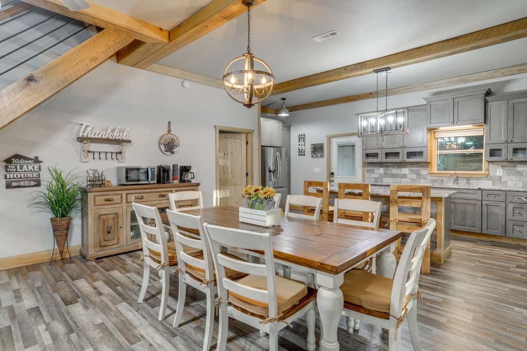Greers Ferry Lake Access & Deck: Group Getaway!