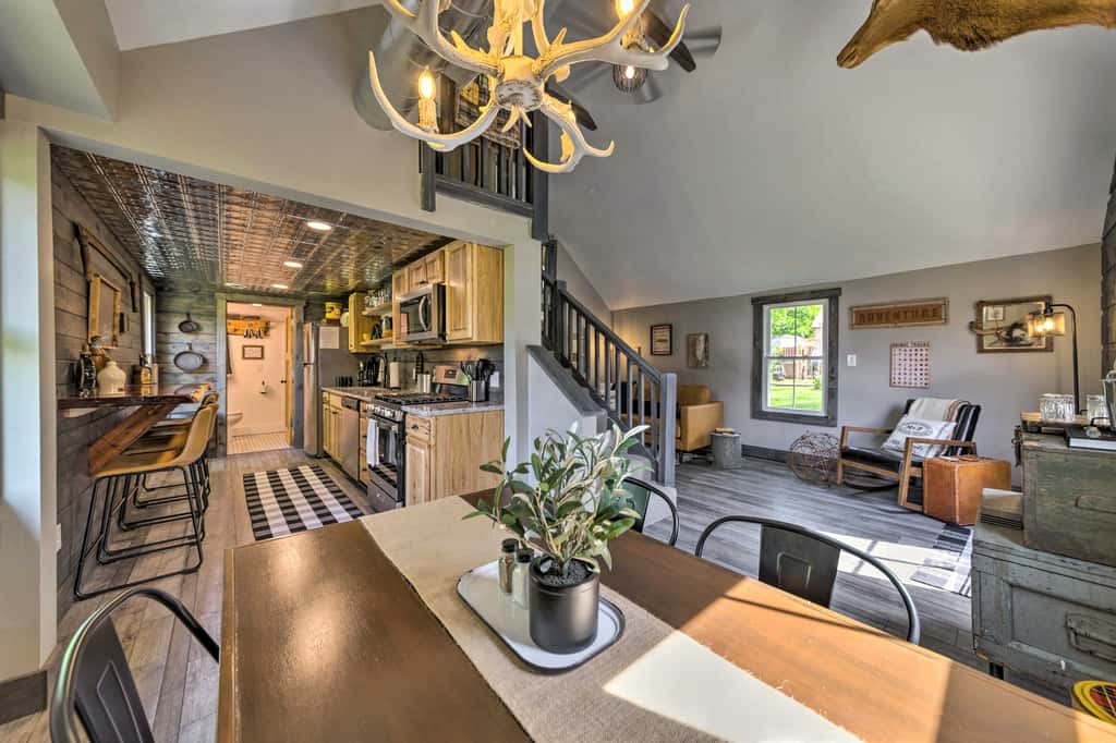 ‘The Reubling House’ - Modern-Rustic Cabin!