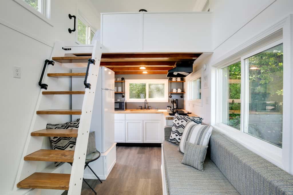 'The Chardonnay Chalet' Defiance Studio Trail!