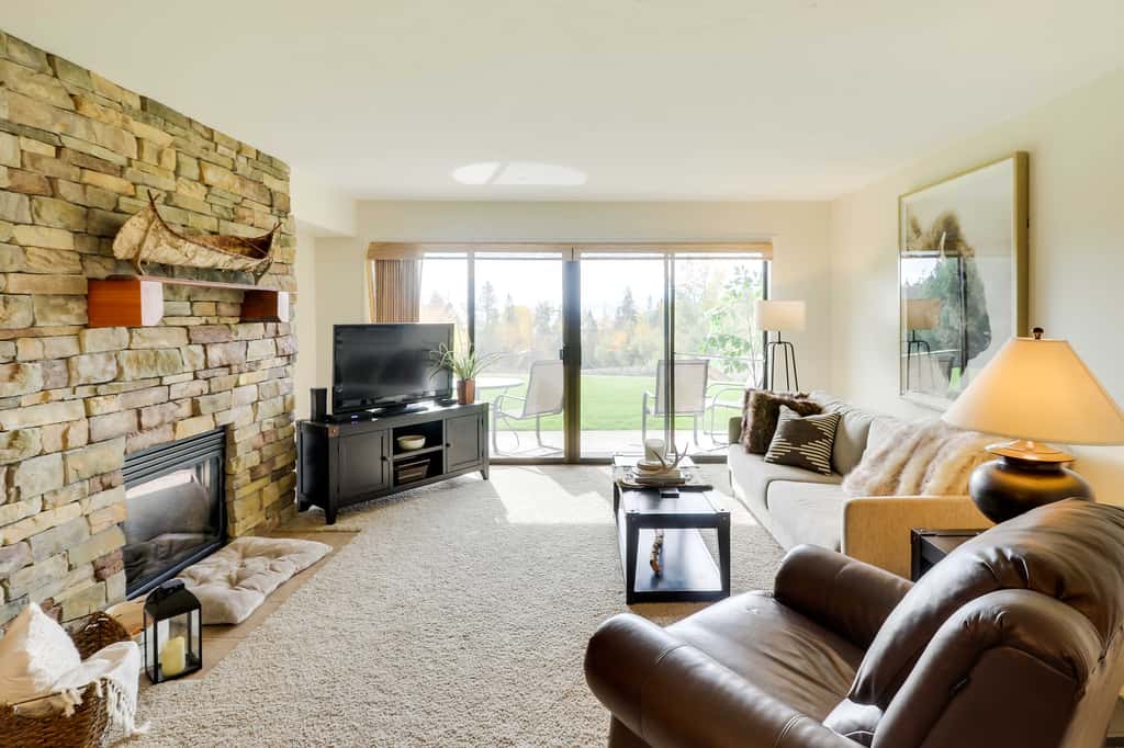 Beautiful Bigfork Condo w/ Hot Tub Access!