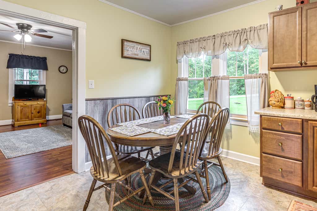 'Grandma's Farm House' on 125 Acres w/ Fire Pit!