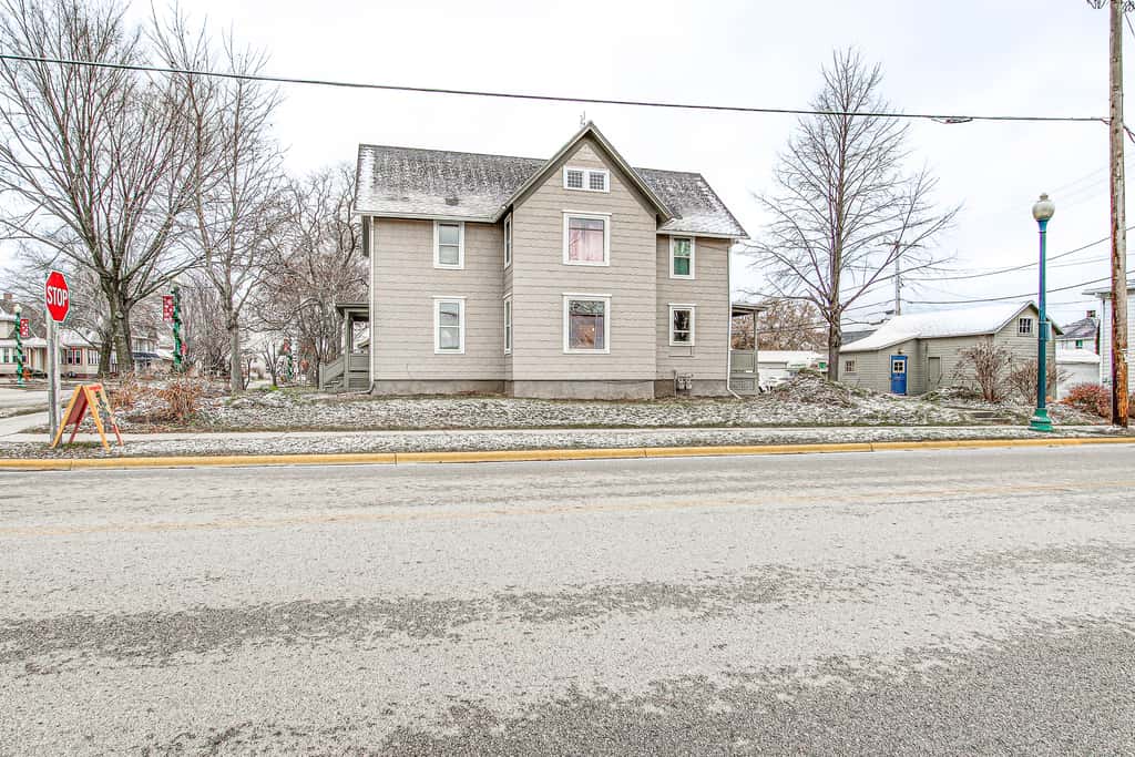 Lovely Elkhart Lake Apartment - Walk to Town!