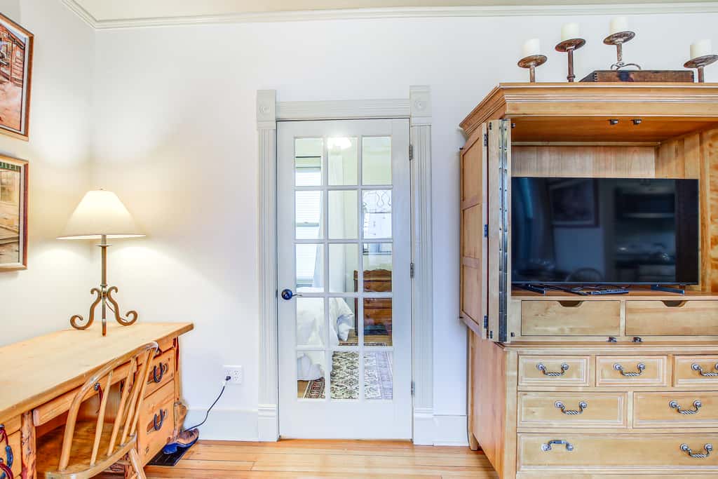 Lovely Elkhart Lake Apartment - Walk to Town!