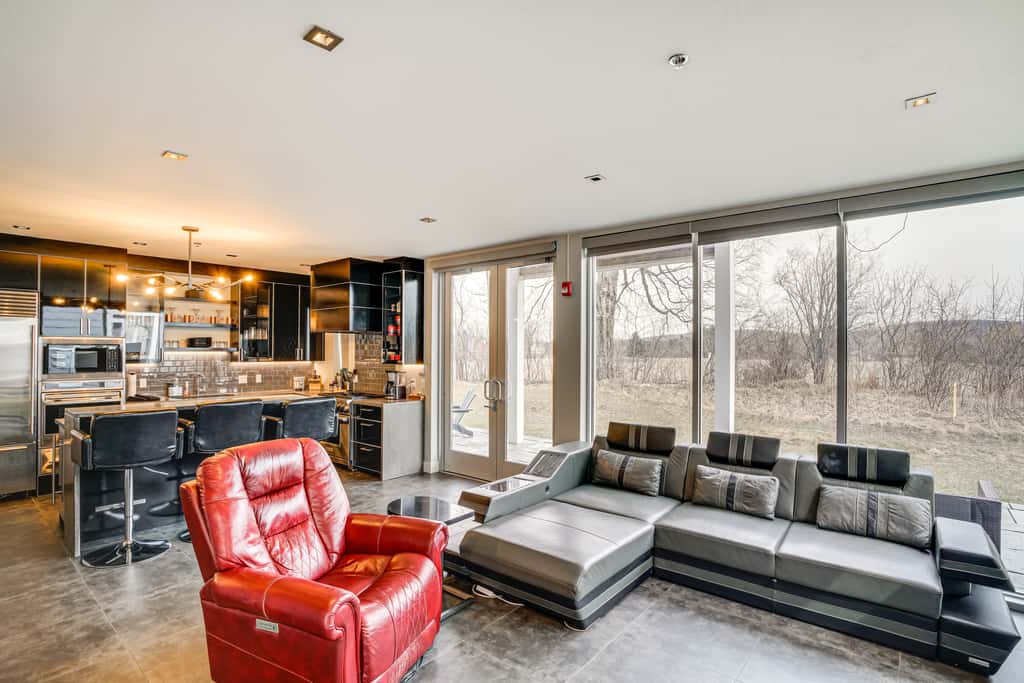 Road America Retreat: Modern Villa w/ Garage!