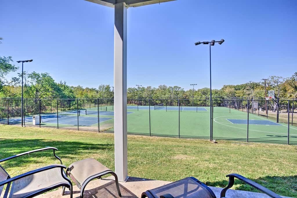 Resort Condo in Pottsboro w/ Lake Texoma Access!