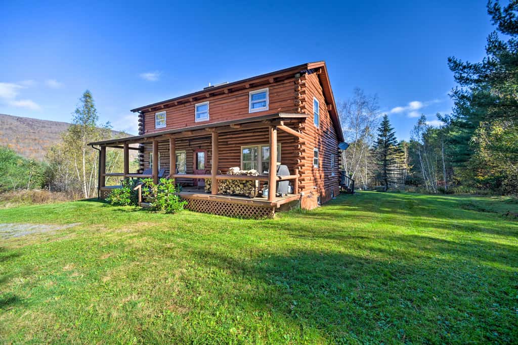 Pet-Friendly New York Cabin w/ Hot Tub & Game Room