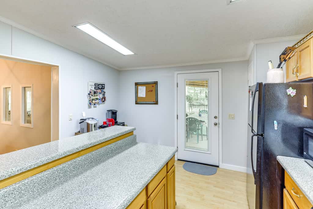 Pet-Friendly Sparta Retreat: Porches & Fire Pit!