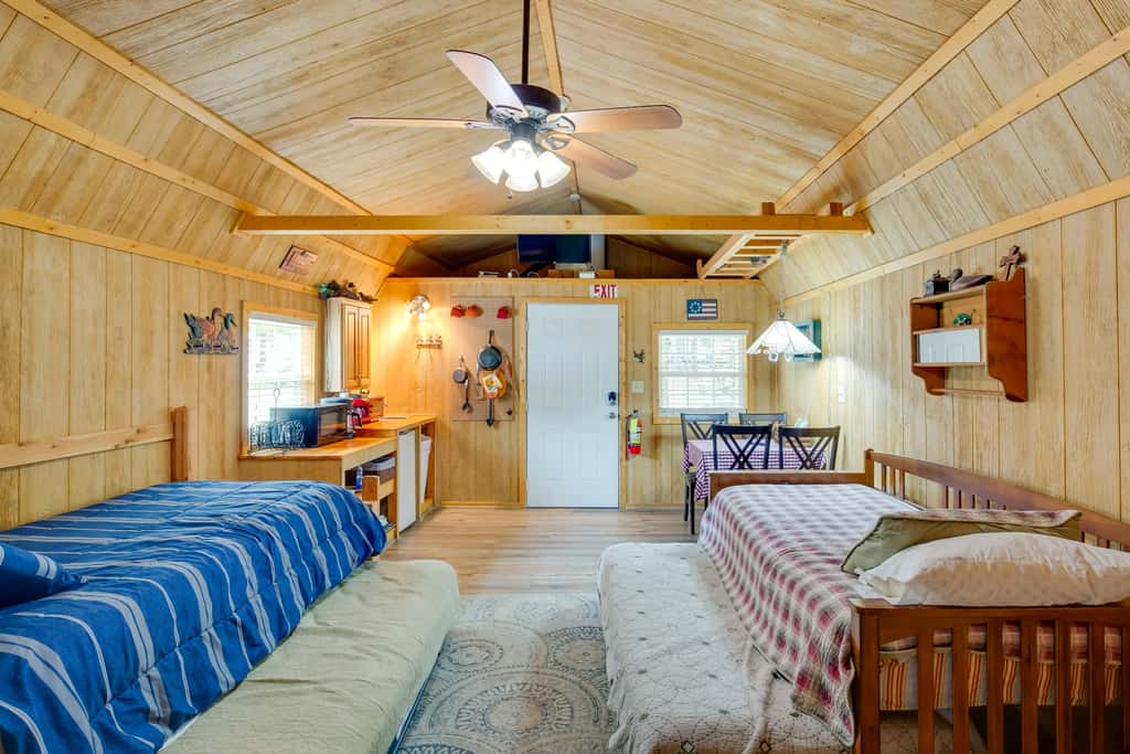 Lake Fork Studio Cabin w/ Dock + Boat Ramp!
