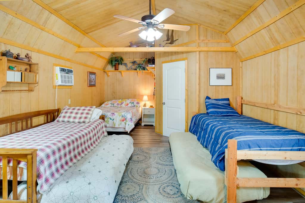 Lake Fork Studio Cabin w/ Dock + Boat Ramp!